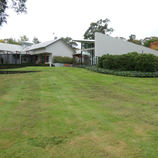 Geothermal heating system installed in an Invermay home by SóGeo