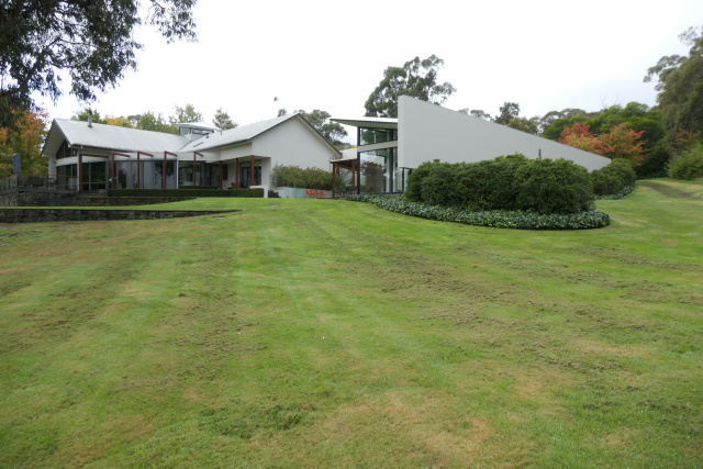 Geothermal heating system installed in an Invermay home by SóGeo